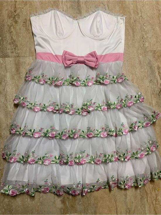 Betsey Johnson Dresses & Skirts - RARE Vintage Betsey Johnson Evening white floral party Dress